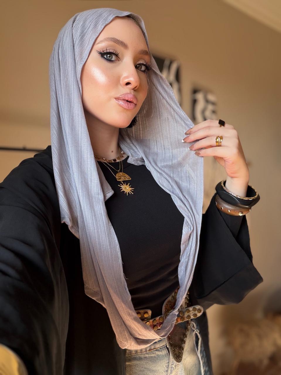 Twist scarf